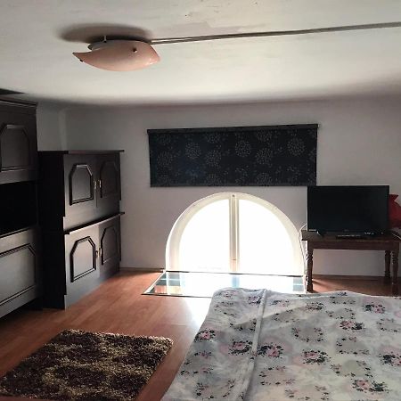 Apartament Andreea Тиргу-Муреш Екстер'єр фото