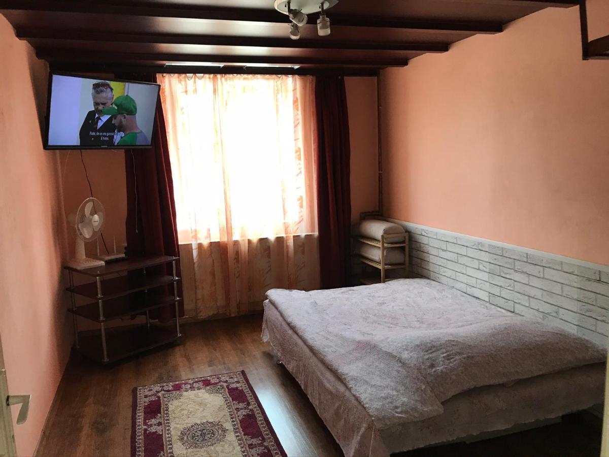 Apartament Andreea Тиргу-Муреш Екстер'єр фото